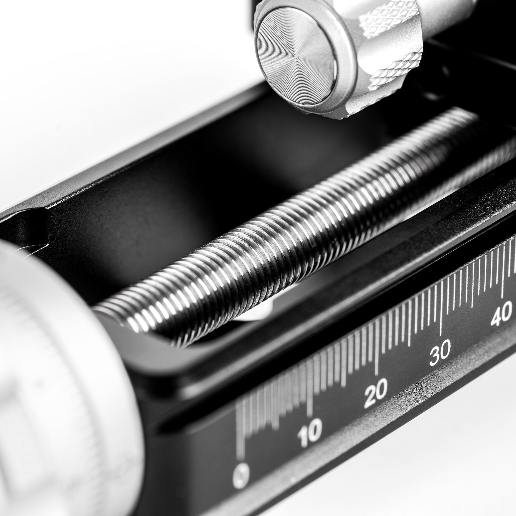 NiSi Macro Focusing Rail NM-180S with 360 Degree Rotating Clamp